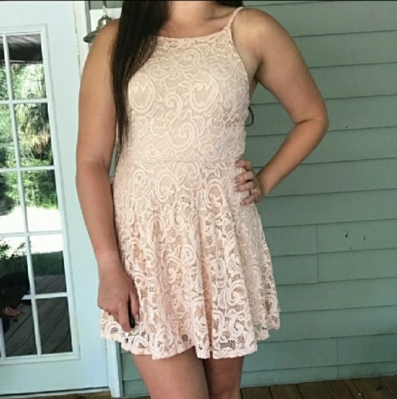 Forever 21 Dresses & Skirts - Forever 21 Peachy Pink Lace Sweetheart Dress